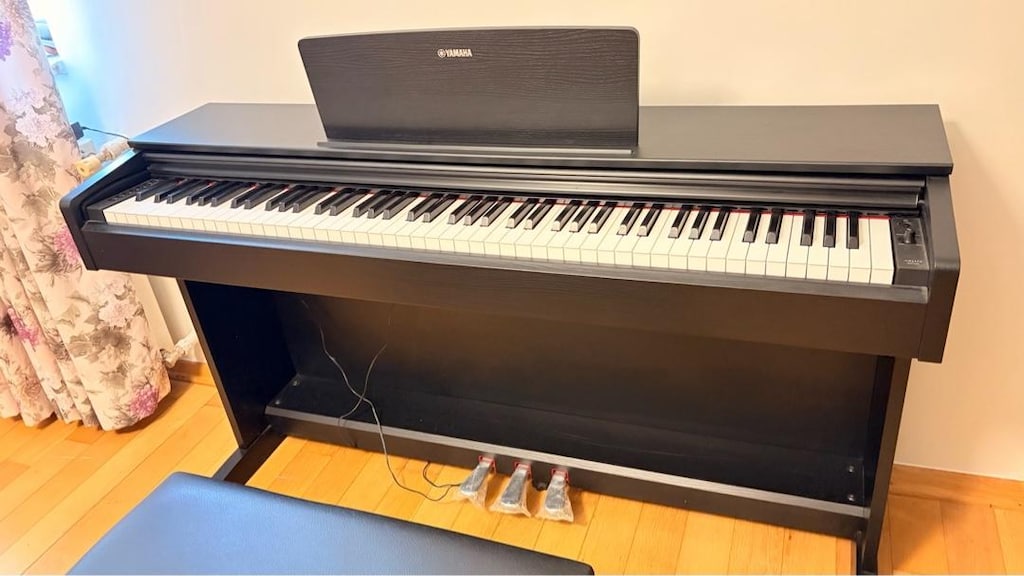 Yamaha Arius YDP-143B Dijital Piyano + Tabure - 3