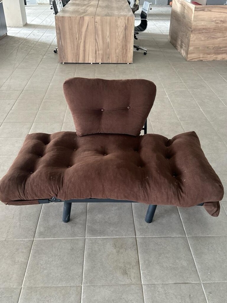KENARLARI AÇILABİLİR METAL KOLTUK - 7
