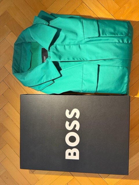 Hugo Boss Nano Teknolojili Canlı Yeşil Yağmurluk / Mont