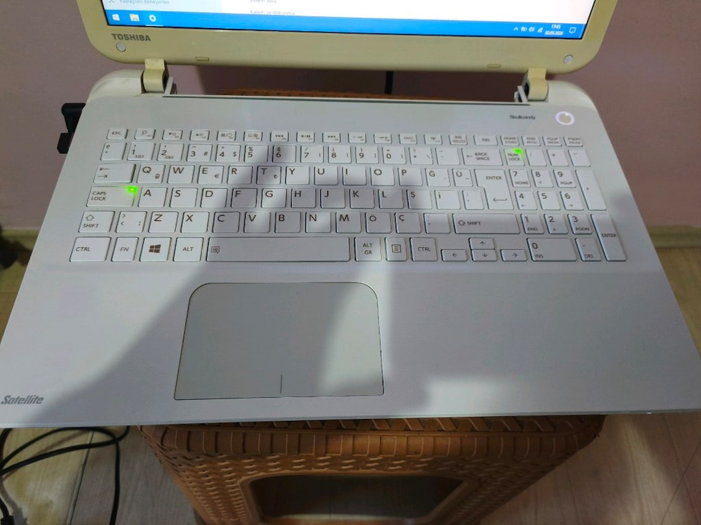 Toshıba L50-B Laptop - 3