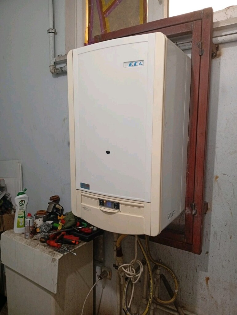 SERVİSTEN 6 AY GARANTİLİ E. C. A CONFEO PLUS 24 kW - 2