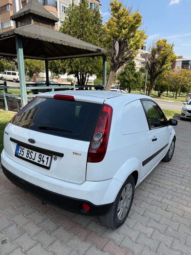 FORD FİESTA 1.4 Tcdi klimalı 2008 - 6