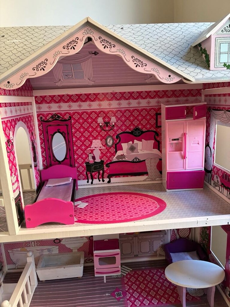 3 Katlı Büyük Ahşap Barbie Evi – Mobilyalı – Temiz - 6