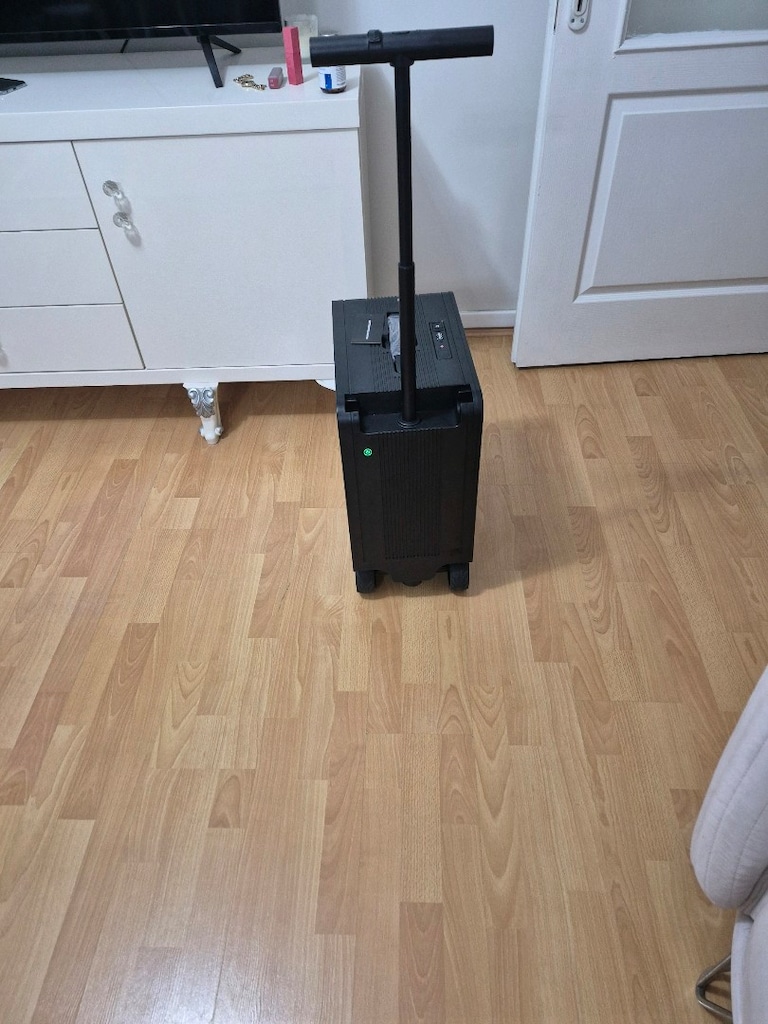 Sıfır Elektrikli Binilebilir Akıllı Valiz