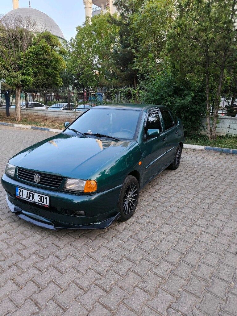 wv polo clasic 2000 model - 2