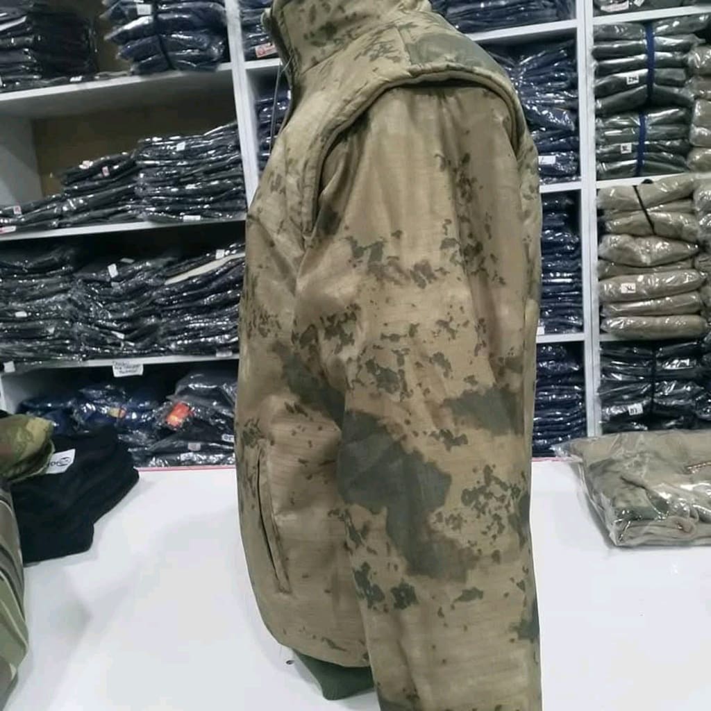 Yeni kamuflaj jandarma dijital montu.Su geçirmez kumaştan yapılmış - 4
