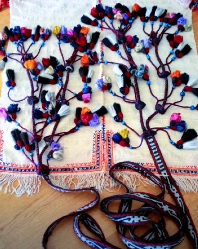 El Dokuma Antika yün koçan kilim