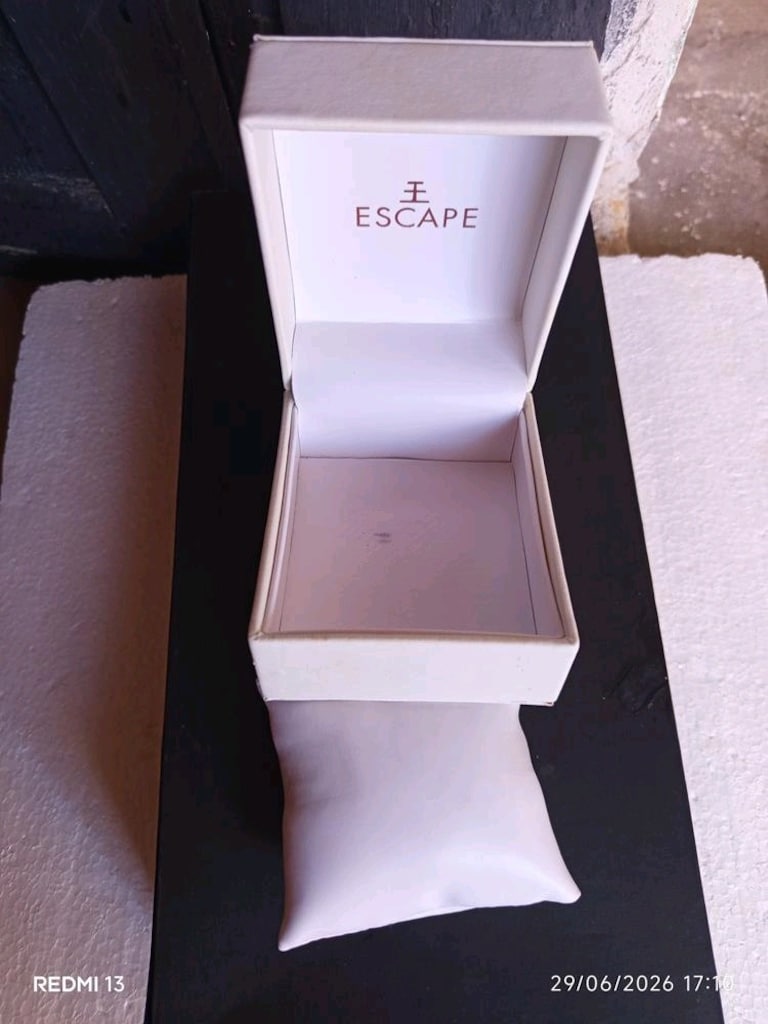 ESCAPE Saat Kutusu - 2