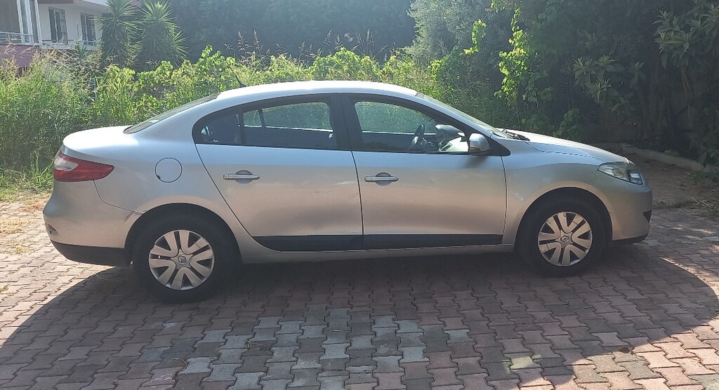 Fluence 2011 Dizel-Temiz Aile Arabası - 4