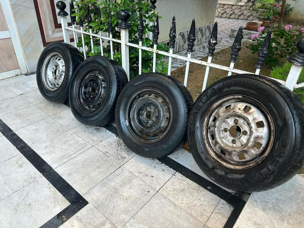 Teneke jant lastik takımı 1.Adet SAETTA 1.Adet vinter 1.Adet petlas - 2