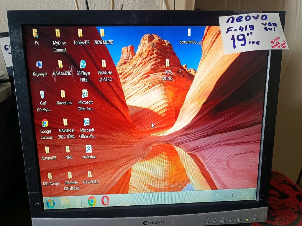 Neovo F-419 Monitör 19" VGA Dvi .pixel - 3