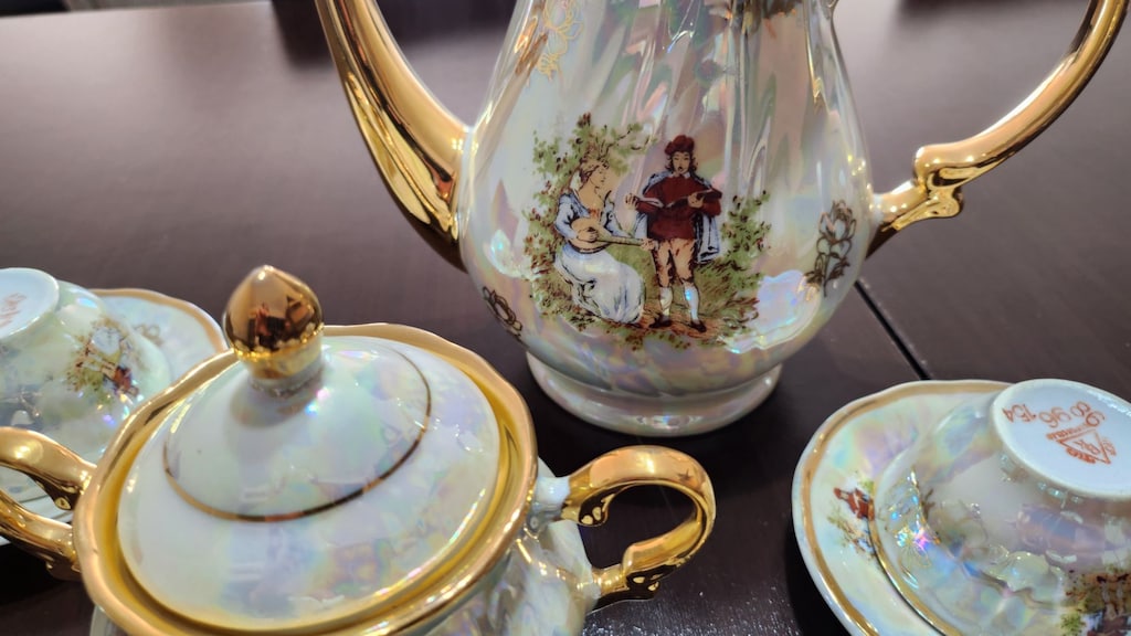 Vintage Yugoslav Jugo Porcelan Sedefli Aşıklar Çay/Kahve Takımı - 3