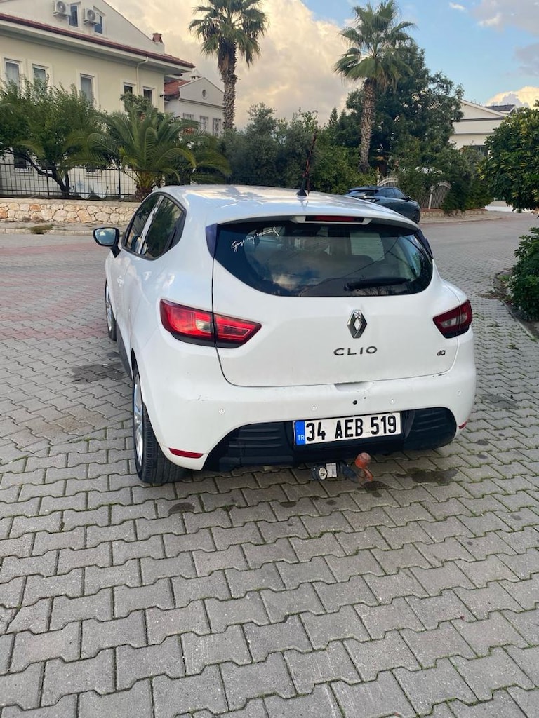 Beyaz Renault Clio - 4