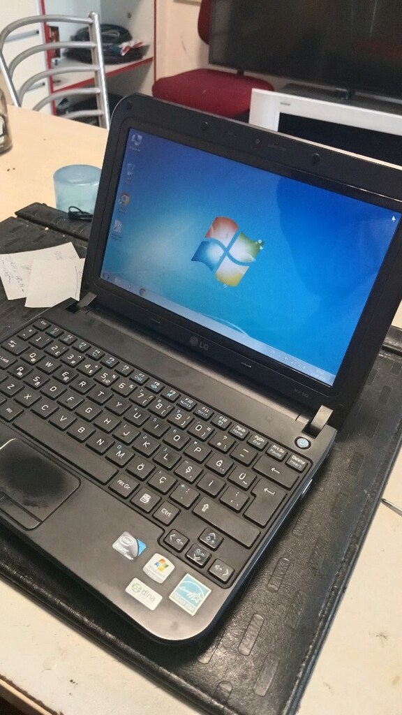 lg ufak laptop herşey sağlam ddr3 2gb remli internet işlerini halleder - 2