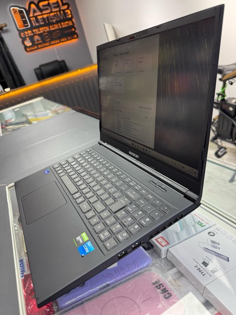 MONSTER GAMİNG LAPTOP i5 12.Nesil 4GB Ekran Kartı 16GB RAM 512SSD - 4