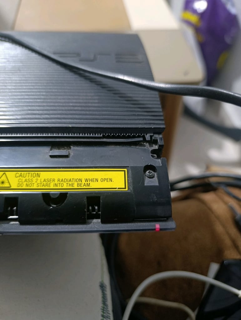 Arızalı PS3 Super Slim (Yedek Parça Niyetine) – Cihaz açma tuşuna bası - 7