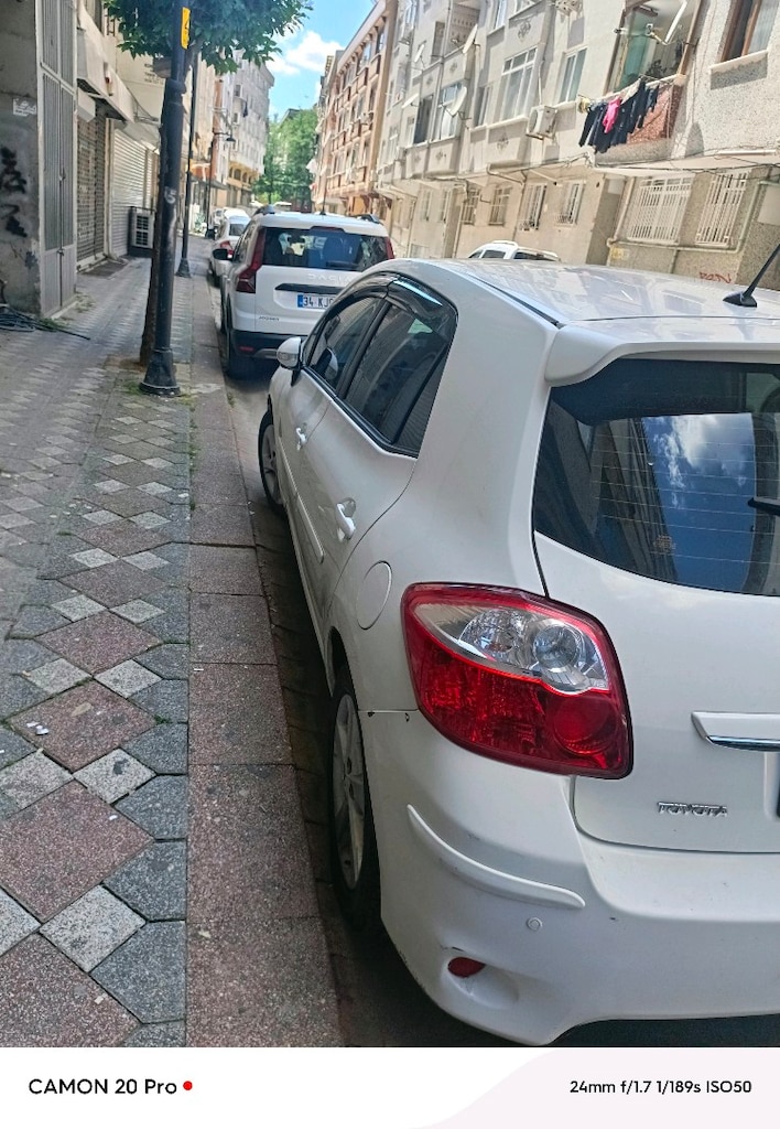 Toyota auris - 4