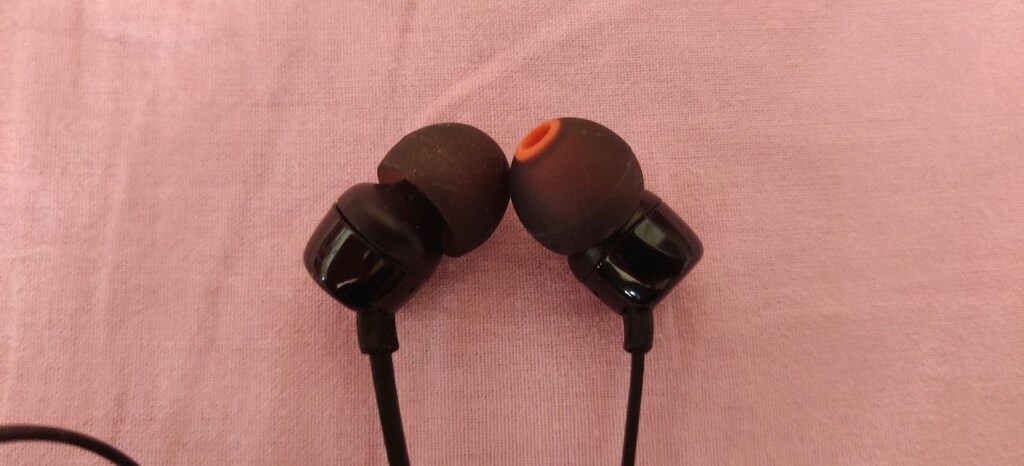 JBL T110 Kablolu Kulak İçi Kulaklık. Tek kulaklıktan ses gelmektedir. - 3