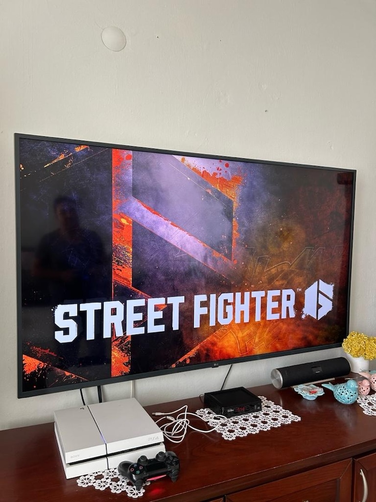 PS4 iki kol ve içinde oyunlar yüklü - 4