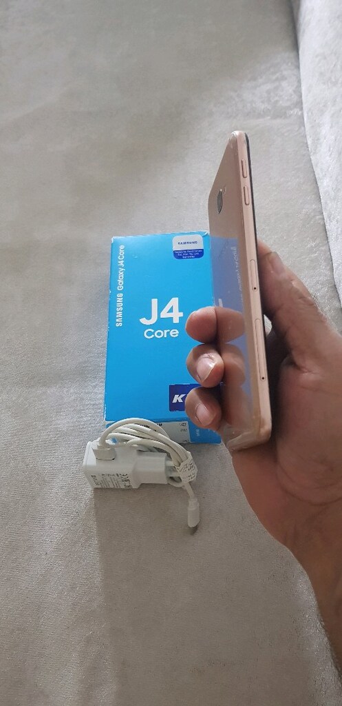 Samsung galaxy j4 core KUSURSUZ herşeyi aktif çalışıyor yurt içi kayıt - 32