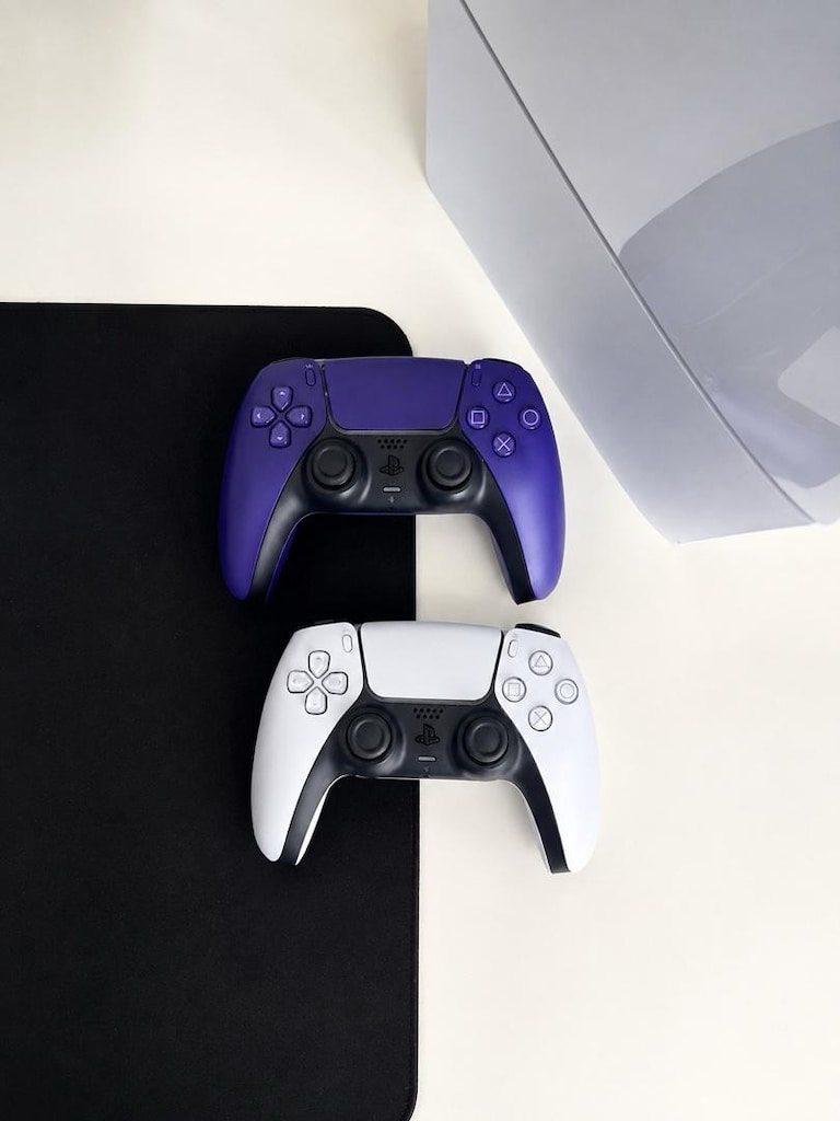 PS5 Slim Digital + 2 Orijinal DualSense – Çok Temiz - 2