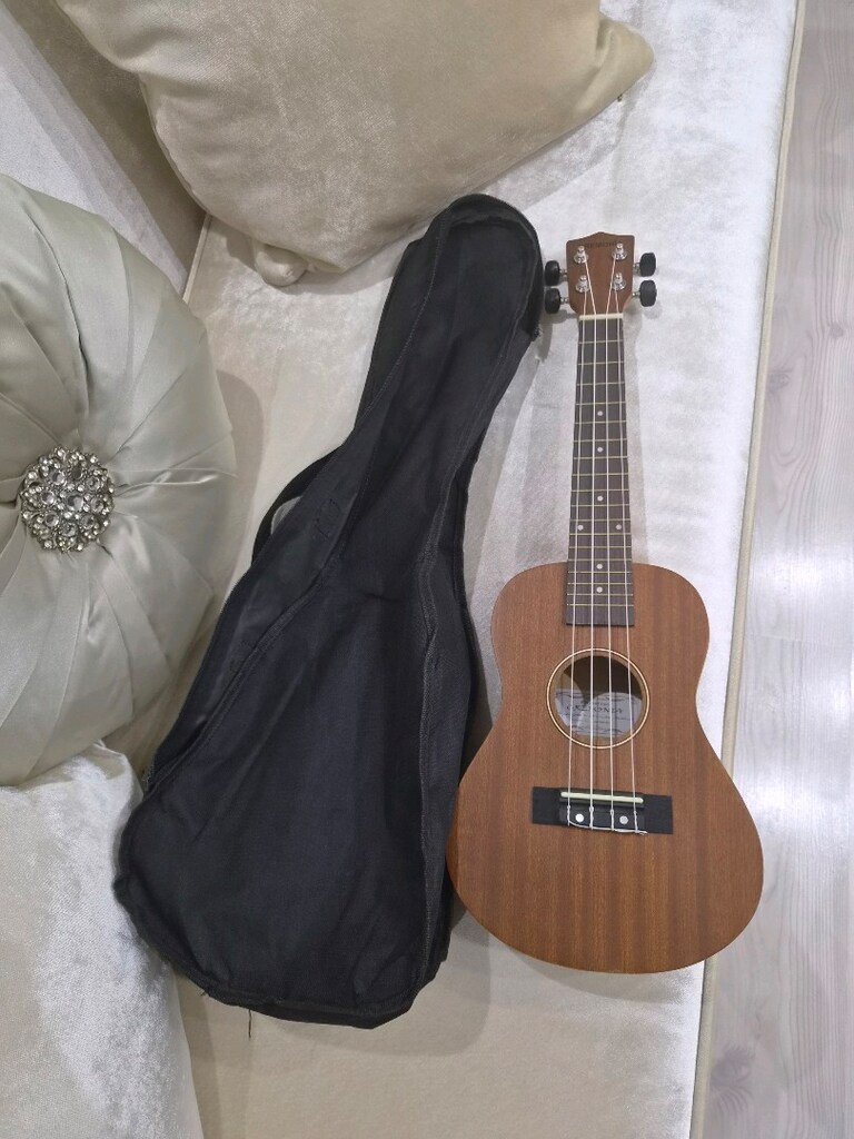 CREMONıA UKULELE - 5