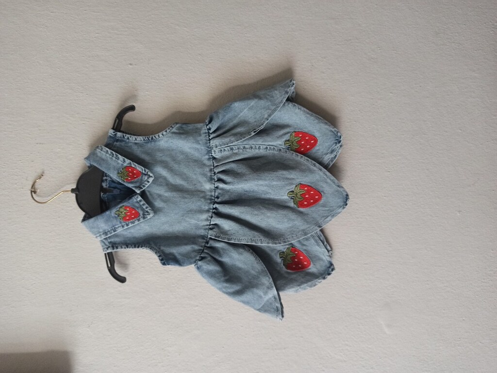 sıfır ürün etiketli çilekli kot elbise - 2