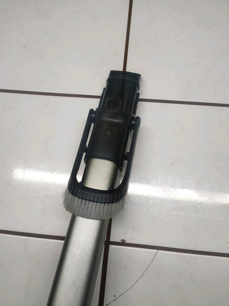 Philips AquaTrio serisi dikey şarjlı süpürgelerle bir teleskopik boru - 3