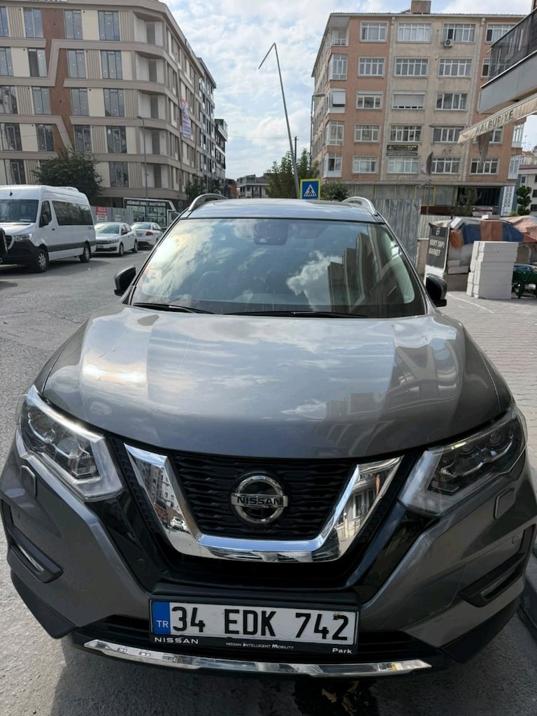 Nissan X-TRAIL