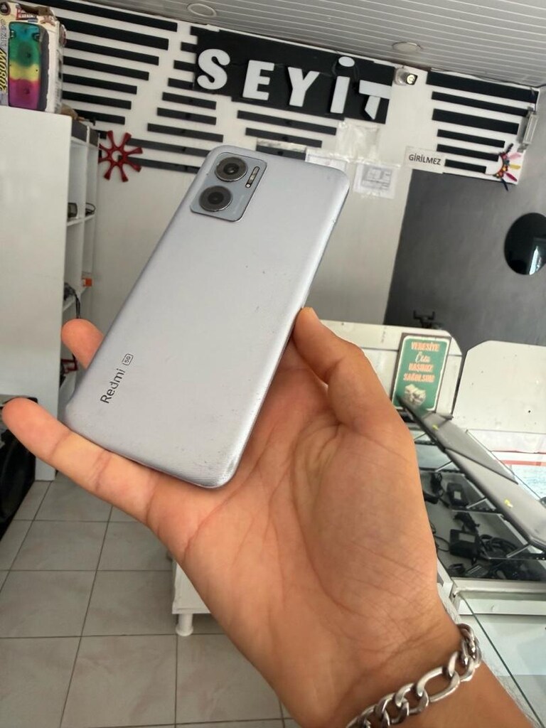 Redmi 11R (128 GB / 4 GB RAM) – 3.000 TL