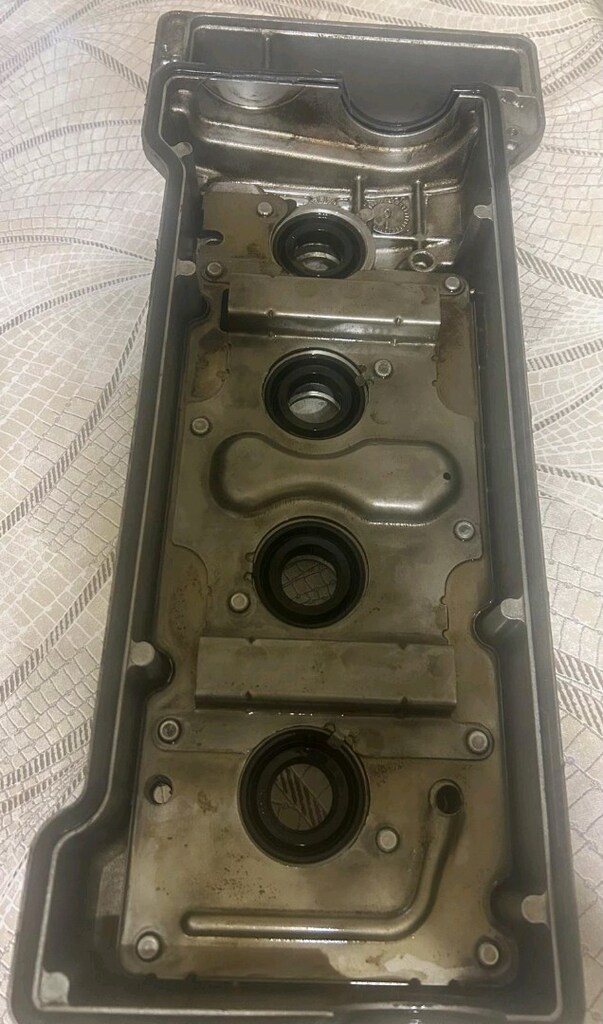 toyota 1.6 enjeksiyonlu külbütör kapağı - 2