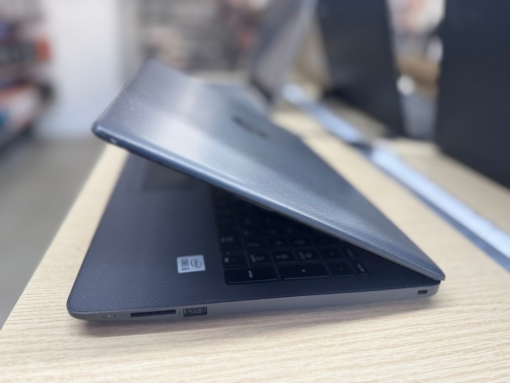 HP İ5 1035G1 İŞLEMCİ | 8GB RAM | 256GB SSD - 4