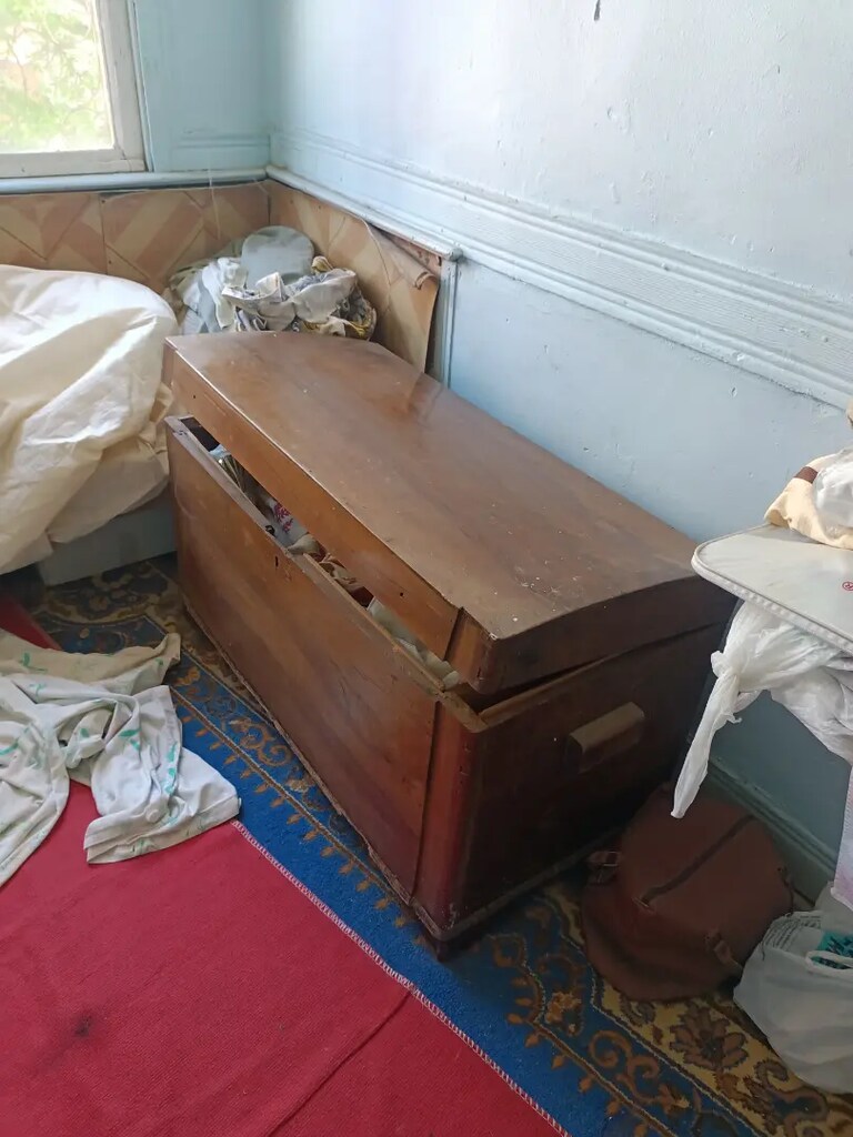 Çok eski sandık en az 70 yıllık ceviz ağacından. - 3