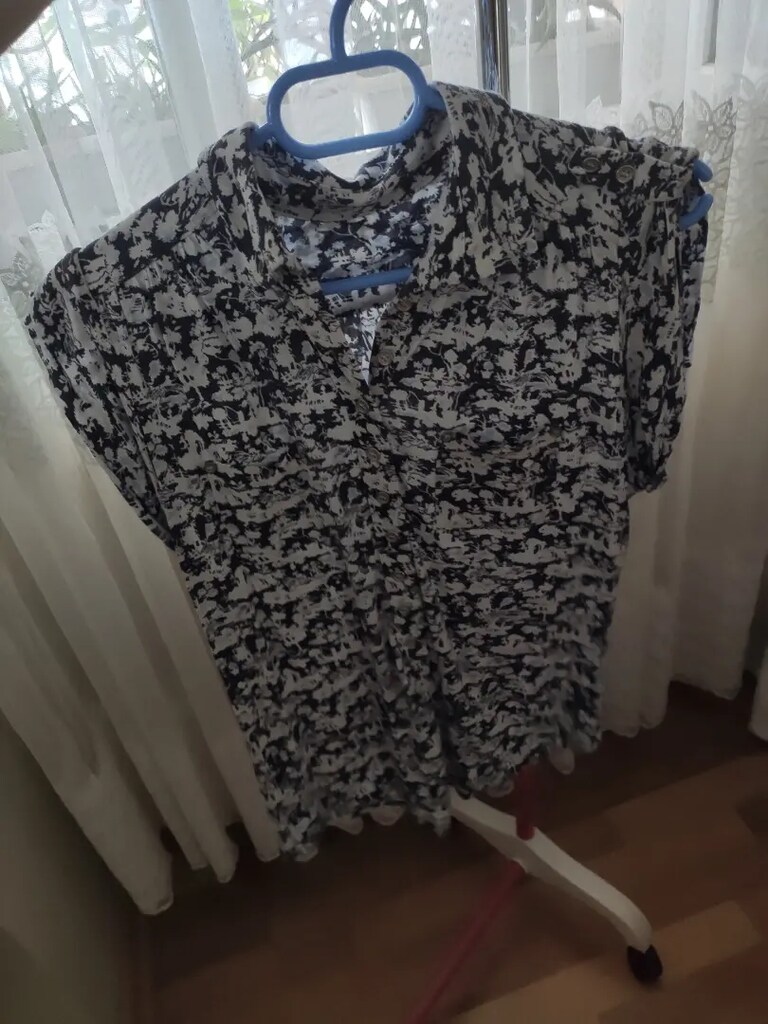 Gömlek ve bluzlar m beden 5 adet - 6
