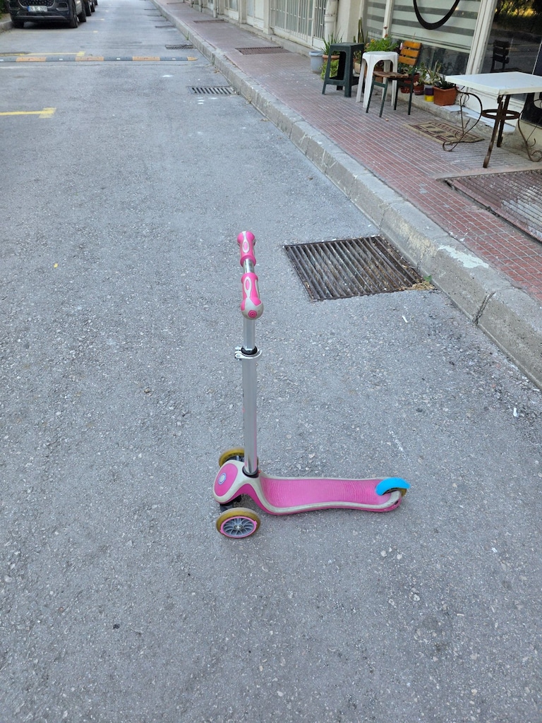 Globber Oturaklı Scooter + B'twin Kask ve Koruyucu Set - 7