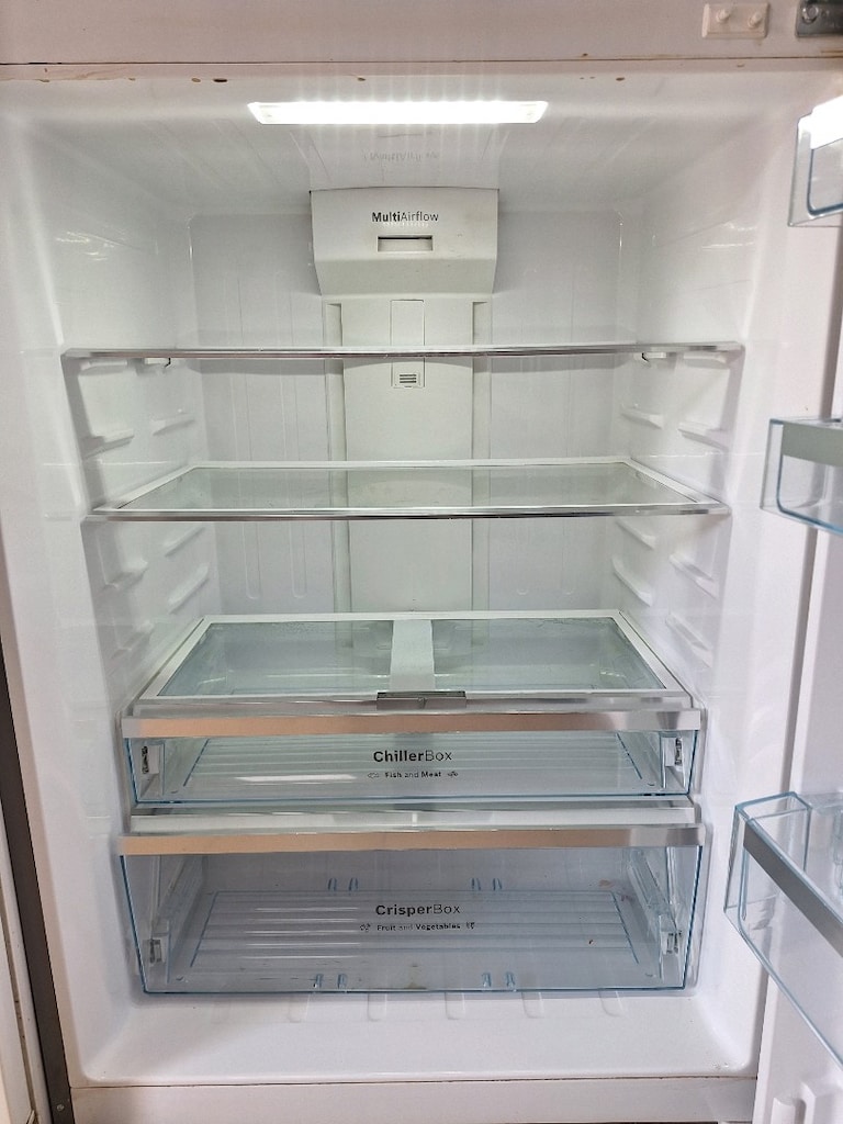 Inox Bosch Alman seri dijital ekranlı no-frost buzdolabı çok temiz - 3