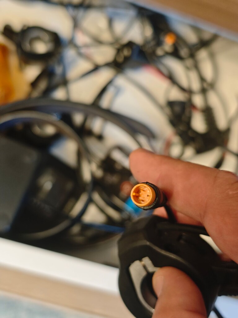 El gazı sıfır elektrikli bisiklet - 6