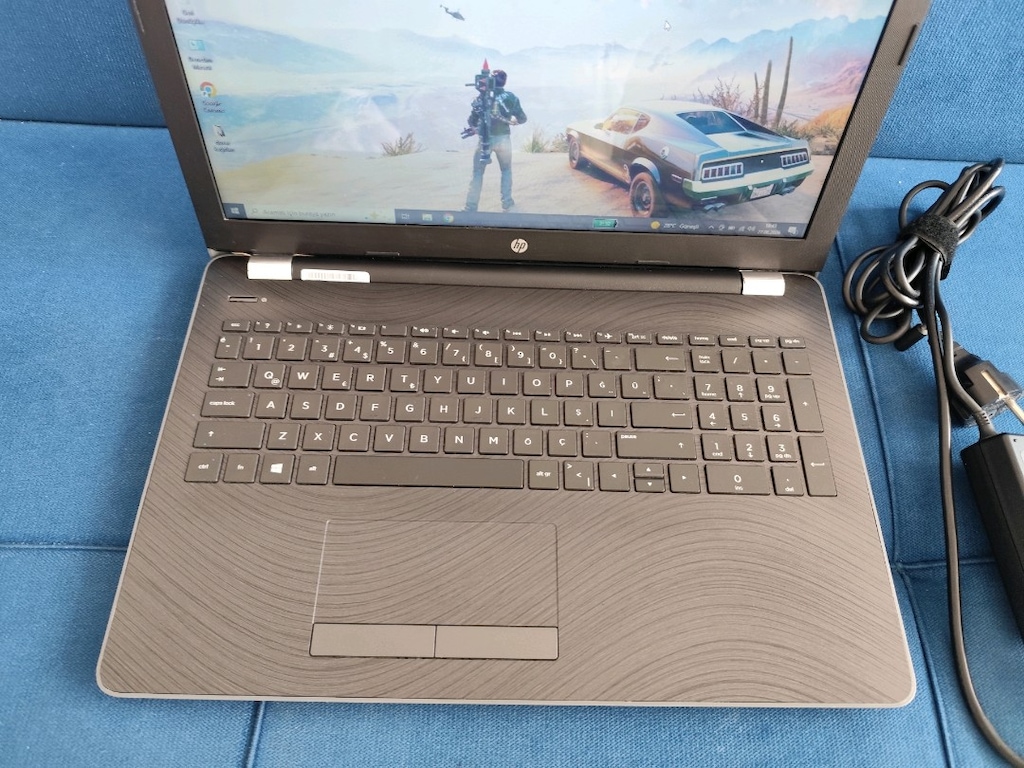 Sağlam Bataryalı HP Laptop - AMD İşlemci - 8 GB Ram + SSD - 10