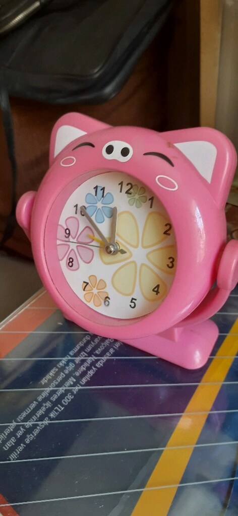 Pembe renkli çocuk masa saati - 3