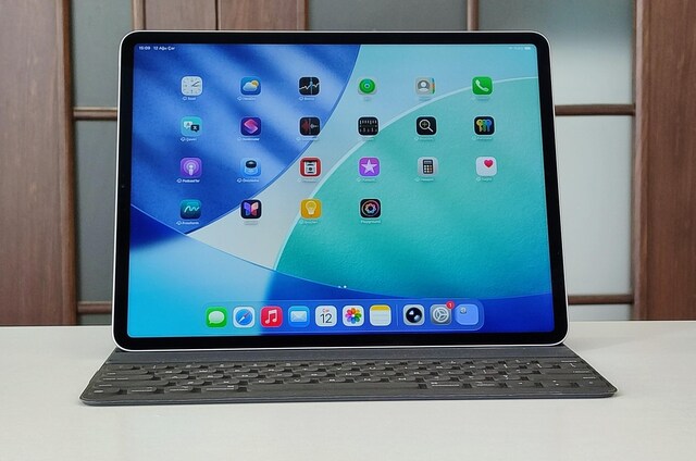 İPAD PRO 12.9 İNÇ 6. NESİL M2 WİFİ 256 GB APPLE KLAVYELİ