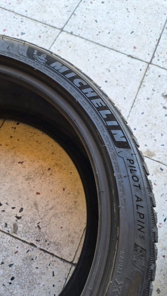 235 40 18 kışlık Michelin alpin 2024 - 4