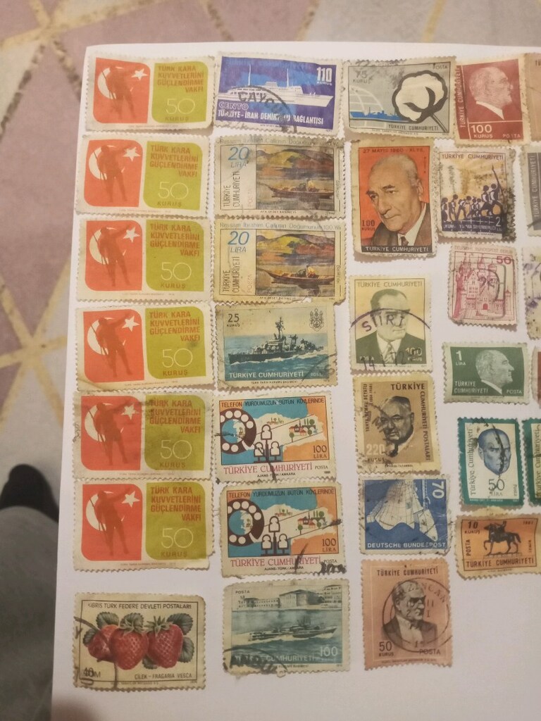 1960 ile 1988 yılları arası çeşitli pullar - 4