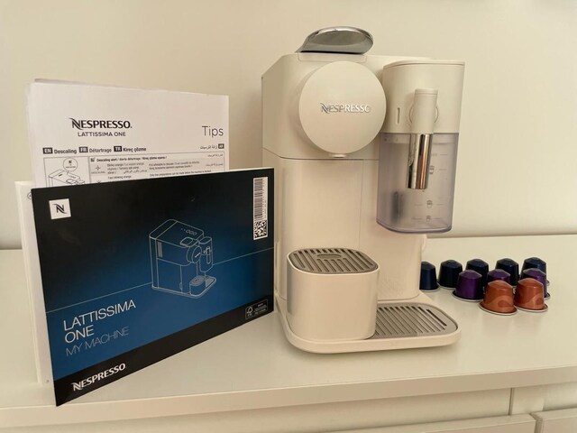 Nespresso Lattissima One Kapsül Kahve Makinesi