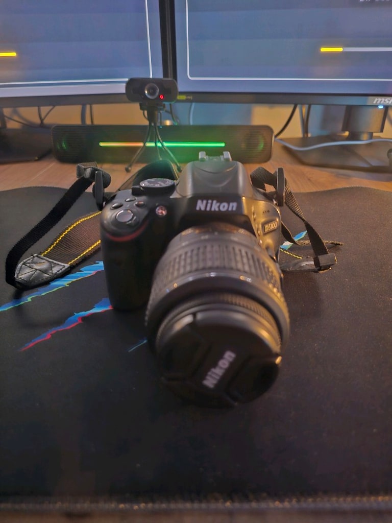 Nikon D5100 18-55 VR 16.2MP 3" - 3