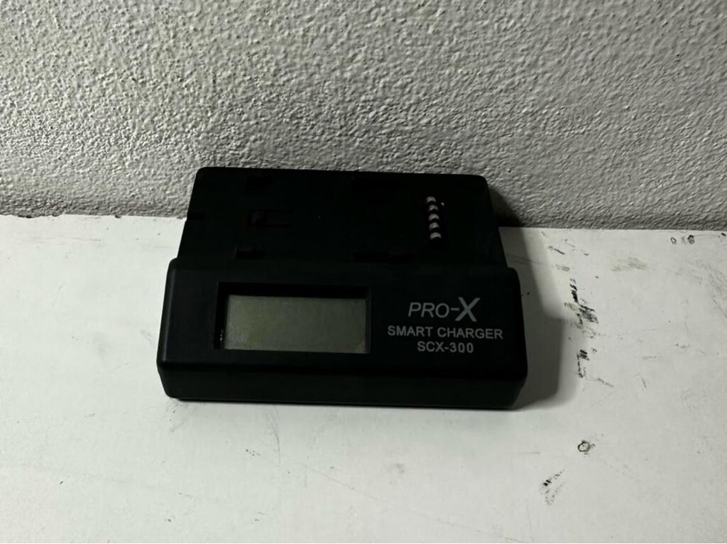 Pro-X SCX-300 Smart Charger - Profesyonel Kamera Batarya Şarj Cihazı - 2