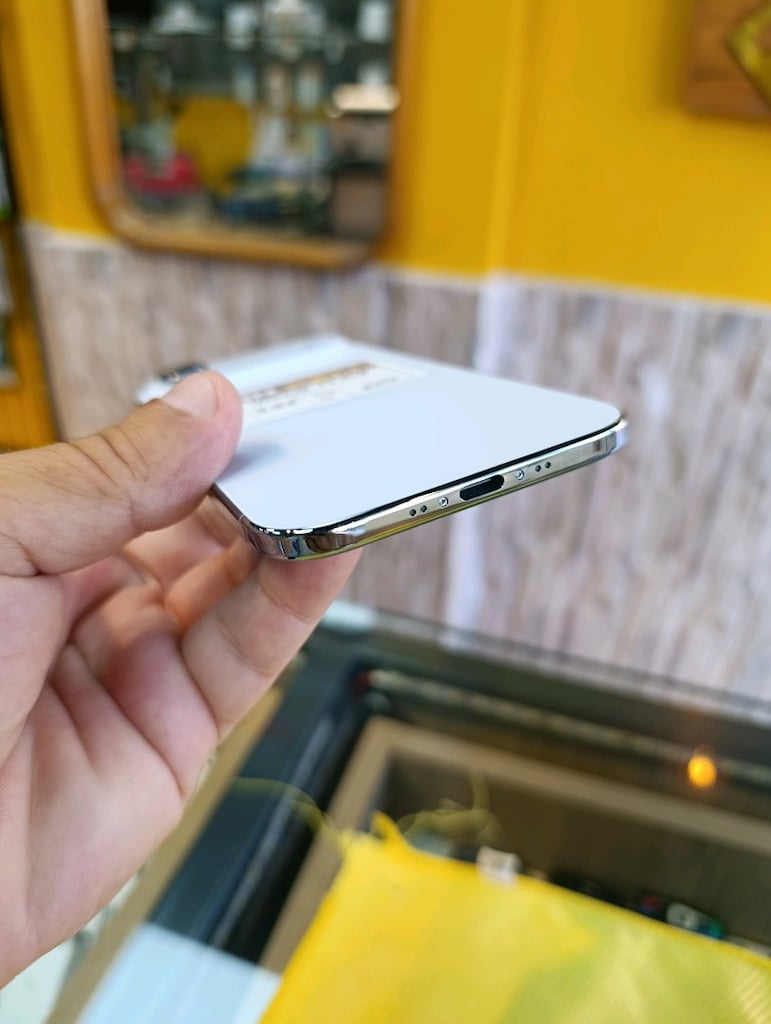 iPhone 17 AİR YD 256 GB - 2