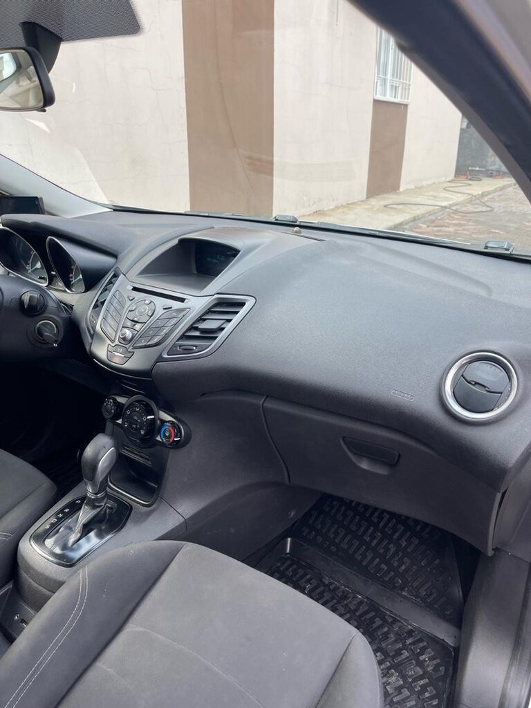 ford fiesta 1.6 benzin lpg otomatik - 7
