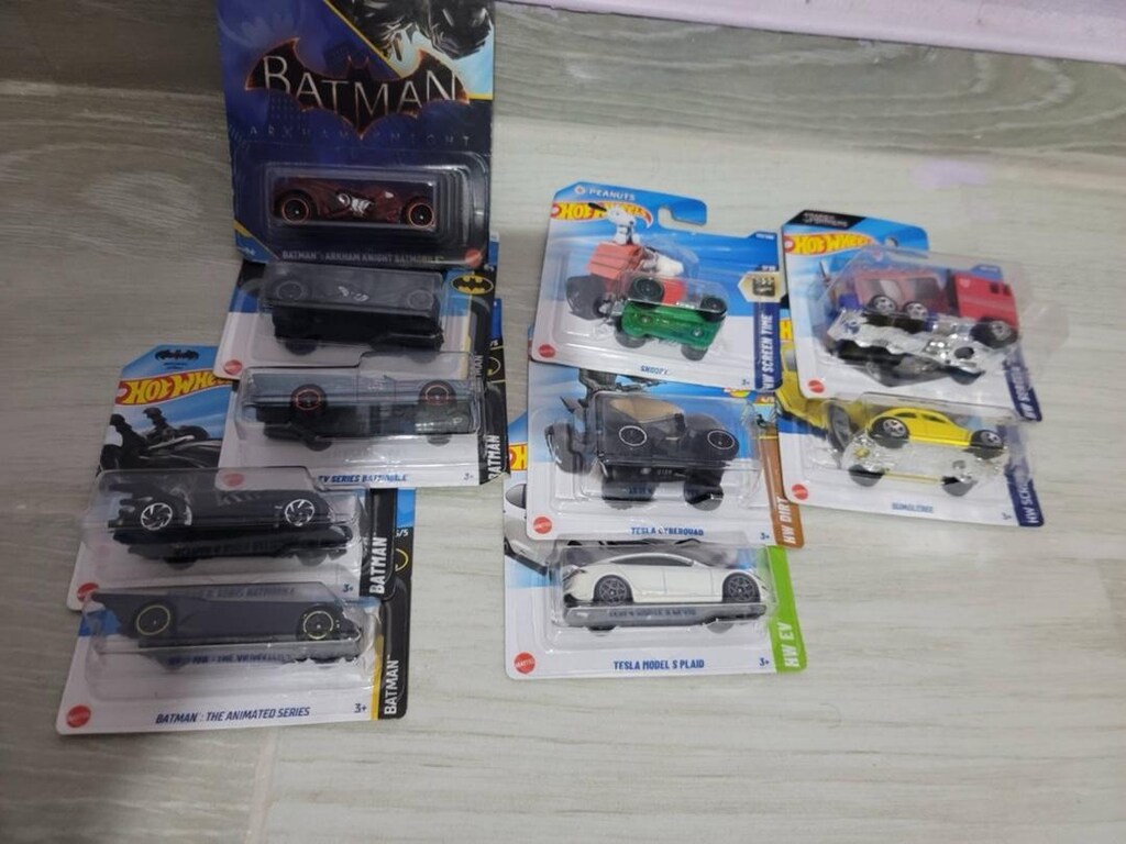 Hotwheels - 12