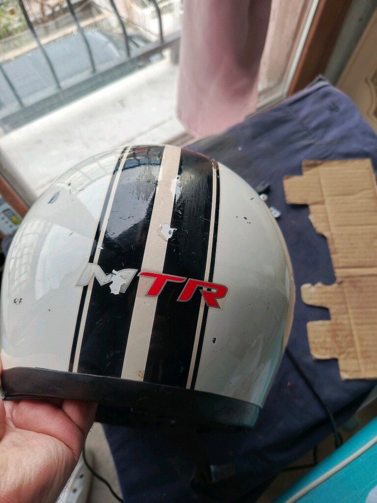 Temiz kask fazlalık olduğu için satılık - 2