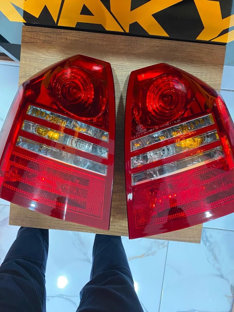 CREYSLER 300C ÖN FARLAR VE ARKA STOPLAR TAKIM HALİNDE - 3